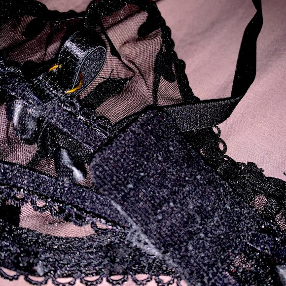 Black Bra with hearts - Picture 2 of 3